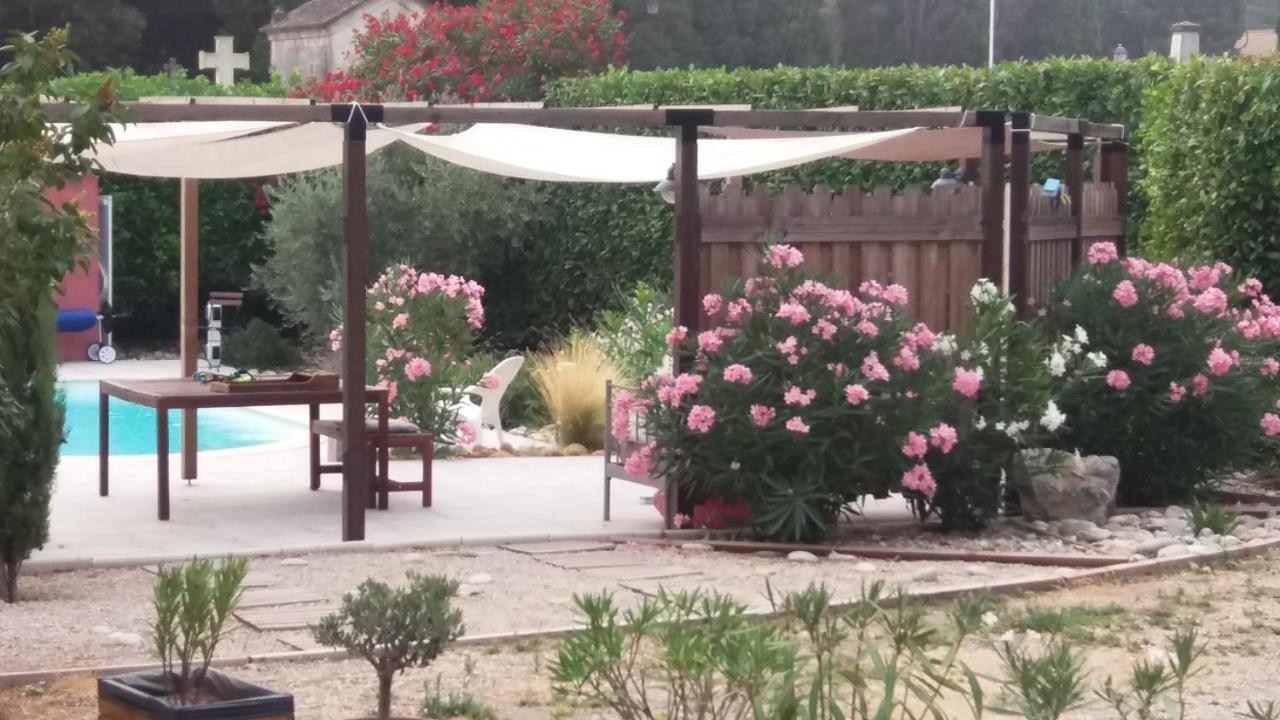 Lamathye Aramon Exterior photo